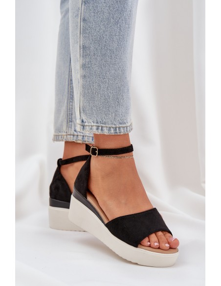Lightweight platform sandals with a delicate wedge black Gillifia