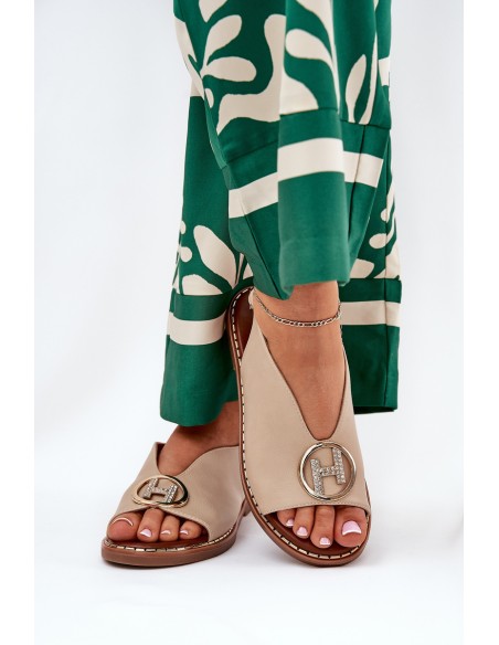Flat elegant sandals with decoration beige Iseliria