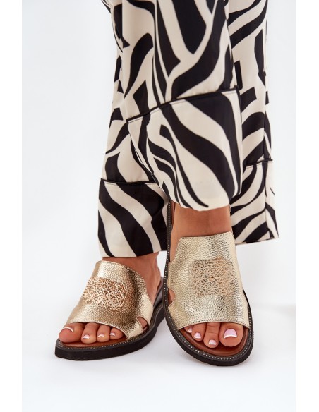 Moteriški sandalai su pleištiniais ekologinės odos papuošimais Auksine Sarela