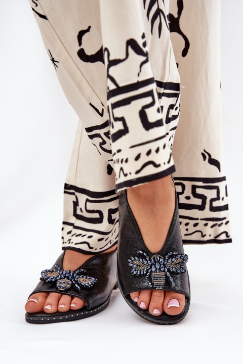 Blizgios moteriškos basutės su puošmena plokščia juoda Rusona