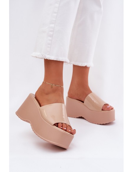 Lacquered Women's Sandals On Platform And Wedge Beige Nellevia