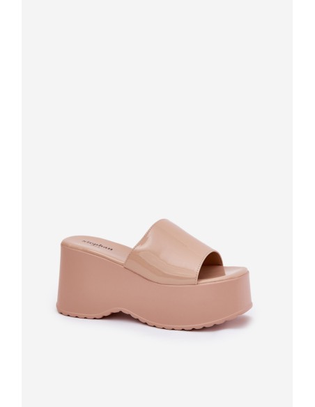 Lacquered Women's Sandals On Platform And Wedge Beige Nellevia