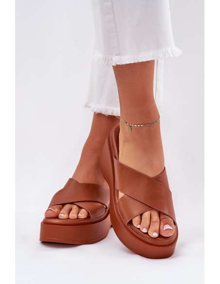 Moteriškos platformos ir pleištiniai sandalai Camel Nelithraea