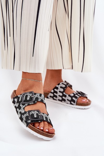 Moteriškos šlepetės su sagtimis ir blizgučiais juodos spalvos