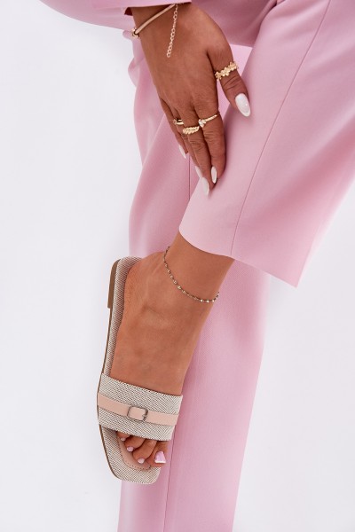 Plokščios moteriškos šlepetės su dirželiu ir sagtimi smėlio spalvos Žilina