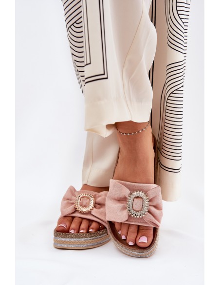 Moteriškos platforminės šlepetės su lankeliu ir dekoratyvine sagė