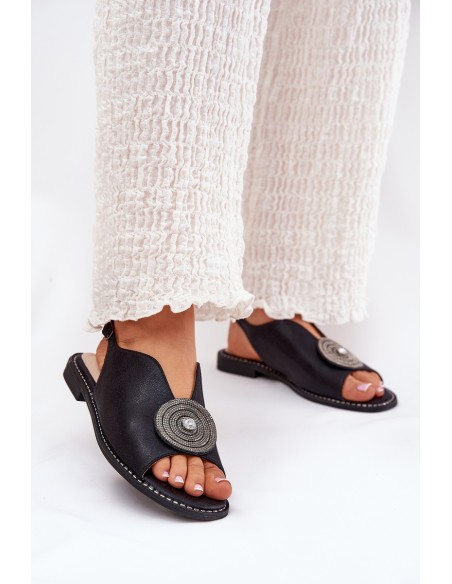 Blizgios moteriškos basutės su dekoratyvine detale