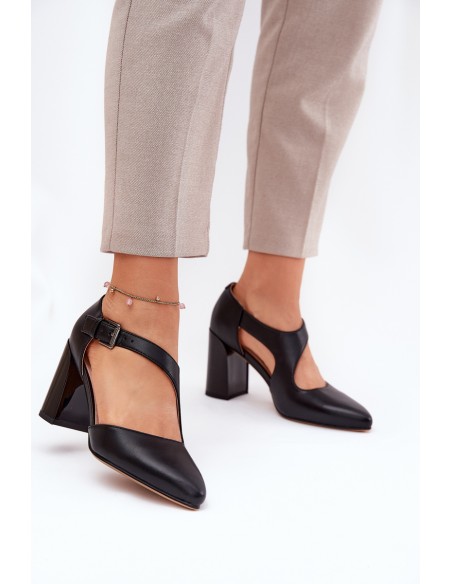 Odiniai aukštakulniai su sagtimi