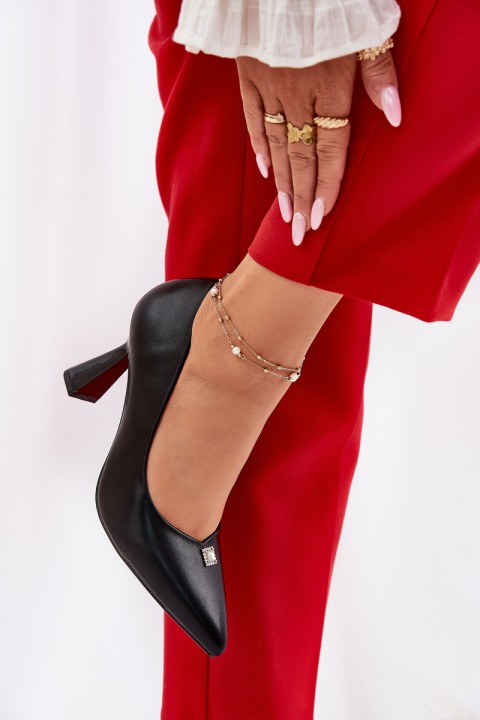 Elegant Heels on a Flared Stiletto Vinceza 62222 Black