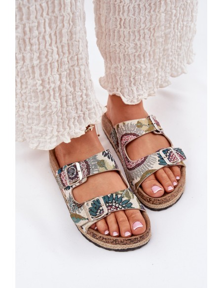 Raštuotos moteriškos šlepetės ant platformos su sagtimis