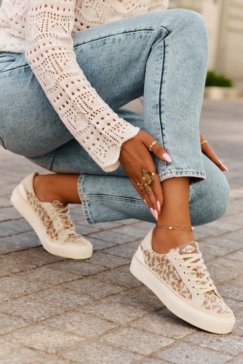 Žemi moteriški sportbačiai su leopardo raštu Lee Cooper LCW-25-02-3330L smėlio spalvos