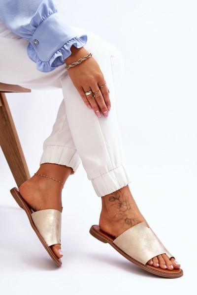 Moteriškos odinės šlepetės šviesiai auksinės Amite spalvos