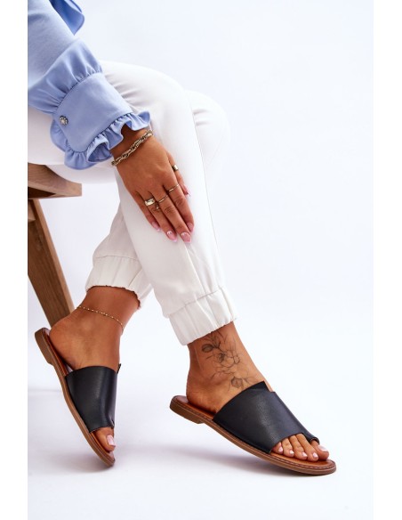 Moteriškos odinės šlepetės juodos Amite spalvos