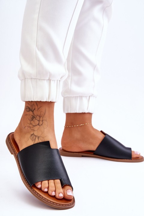 Moteriškos odinės šlepetės juodos Amite spalvos