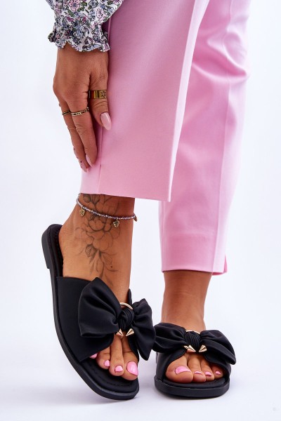 Moteriškos odinės šlepetės su kaspinu juodos Becky