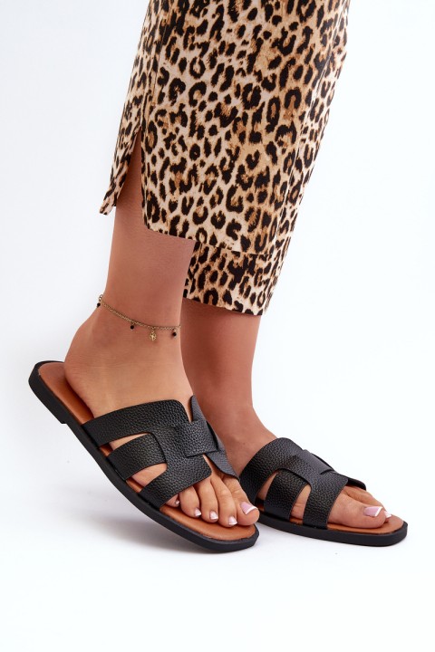 Moteriškos šlepetės iš dirbtinės odos, juodos spalvos