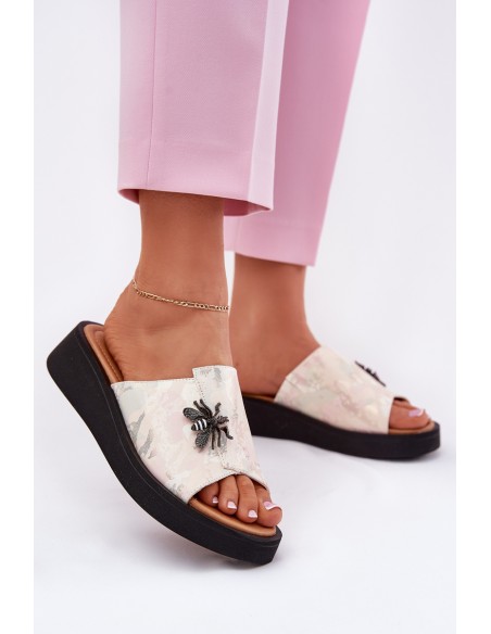 Ladies Leather Slippers With Brooch Vinceza 66752 Beige