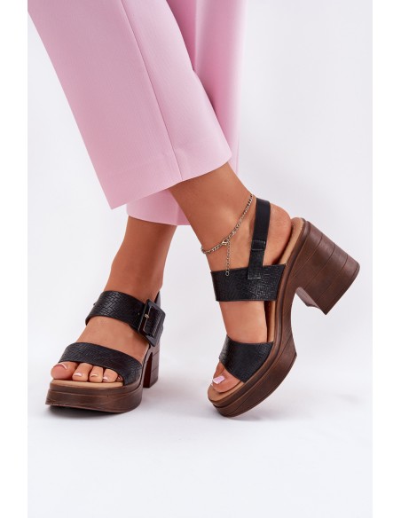 Women's sandals on a chunky heel and platform Black Vinceza 17387