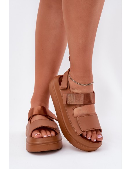 Moteriškos platforminės basutės su Velcro užsegimu Camel Nitepira