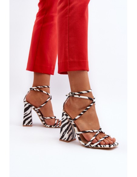 Trendy High-Heeled Sandals Black and White Josette