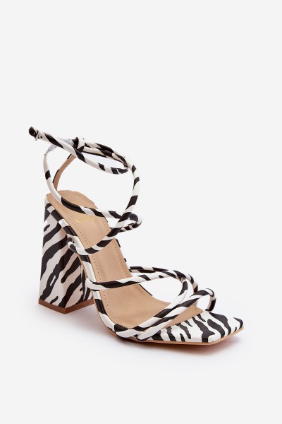 Trendy High-Heeled Sandals Black and White Josette 2