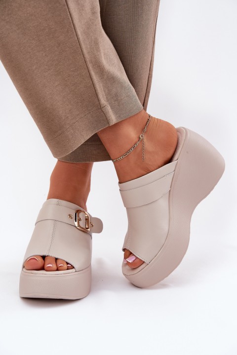 Odinės moteriškos basutės su platforma ir pleištu bei sagtimi, smėlio spalvos, S.Barski LR51-542