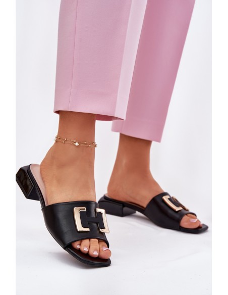 Elegantiškos moteriškos basutės su pleišto formos bateliais ir auksinėmis detalėmis 62229 Black Vinceza