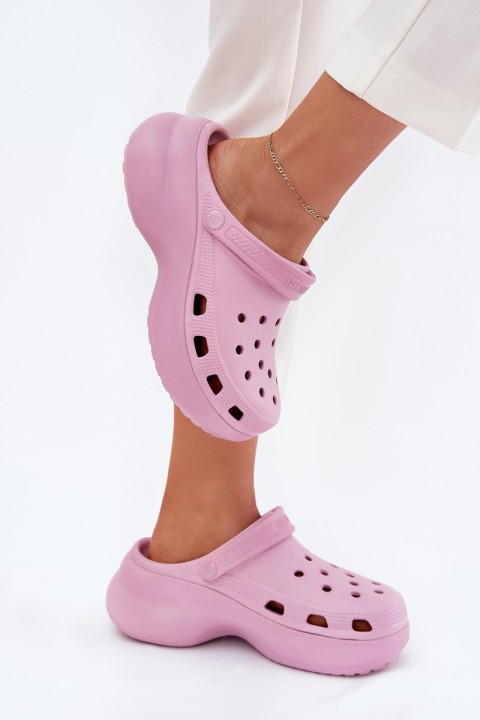 Moteriškos šlepetės su putplasčio danga ant masyvaus pado Big Star RR274A120 Pink