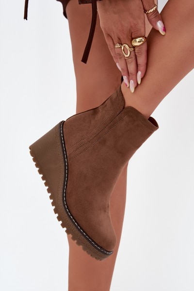 Insulated wedge boots made of eco-suede brown Mavona