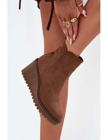 Insulated wedge boots made of eco-suede brown Mavona