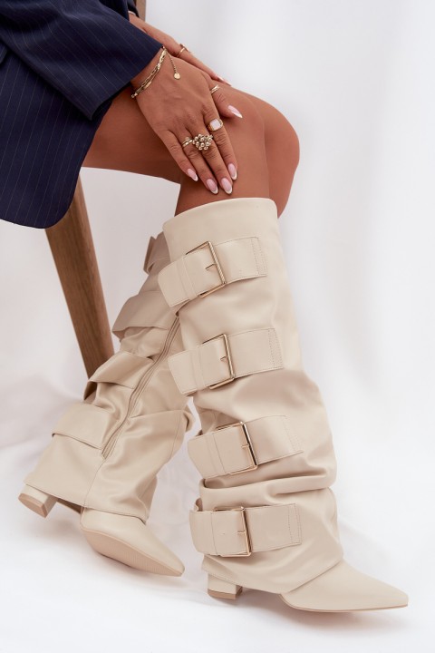 Moteriški aukštakulniai aulinukai su užlenkta kojele ir auksinėmis sagtimis šviesiai smėlio spalvos „Isavelle“