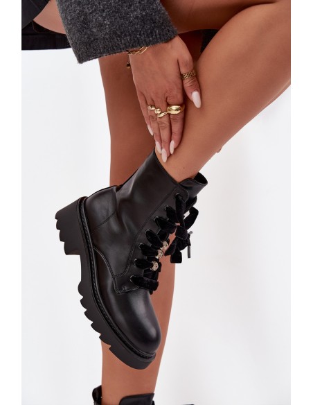 Insulated Women's Boots with Decorative Lacing Black Elindra