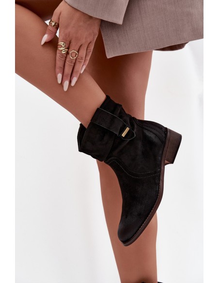 Women's ankle boots with low heel with wrinkling warm black Gracia