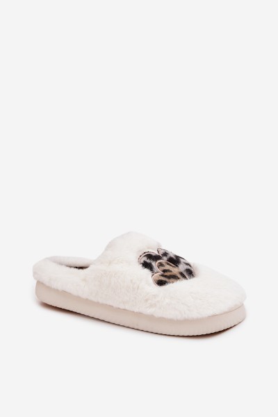 Furry slippers with hearts white Amandra 2