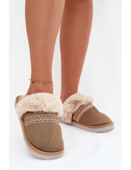 Women's slippers with fur and embroidery green Devianne