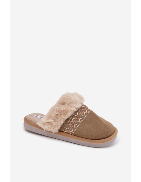 Moteriškos šlepetės su kailiu ir siuvinėjimu, žalios Devianne