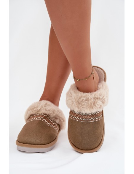 Women's slippers with fur and embroidery green Devianne