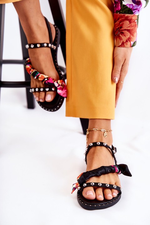 Moteriškos basutės su ornamentais, juodos Mataro