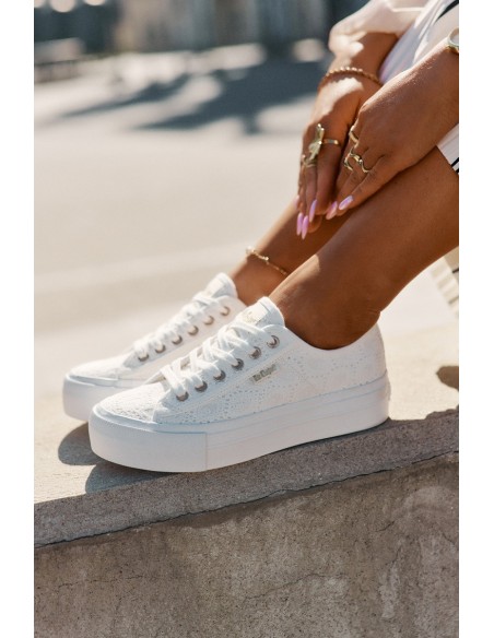 Moteriški sportbačiai su nėriniais Lee Cooper LCW-25-31-3438L balti