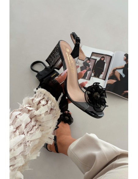 Aukštakulnės basutės su dekoracijomis D&A MR52-238 Juodos