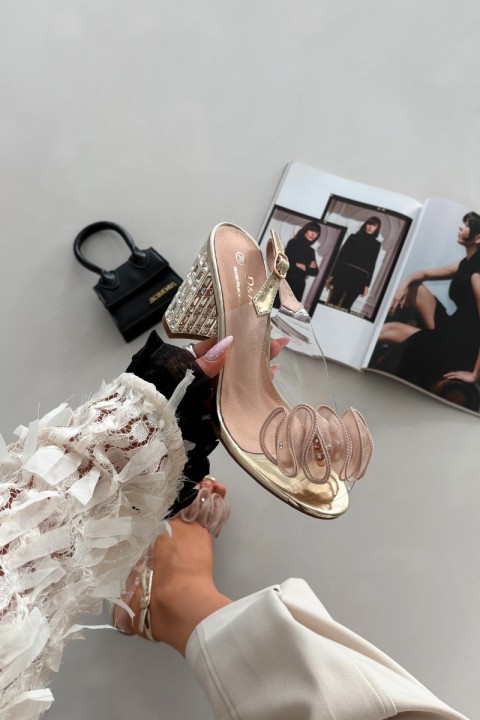 Basutės su aukštakulniais ir kristalais D&A MR52-237 Gold