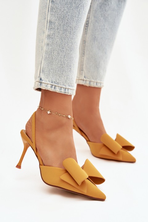 Aukštakulniai su atvirais pragarais ir kaspinu, geltona eklevia