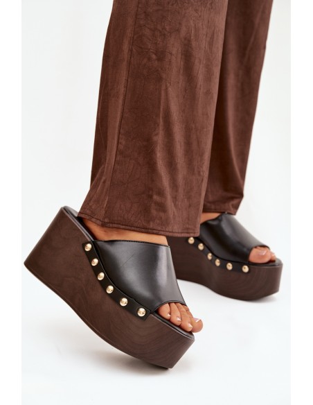 Moteriškos platforminės basutės su kniedėmis juodos spalvos su tamsiai mėlyna spalva