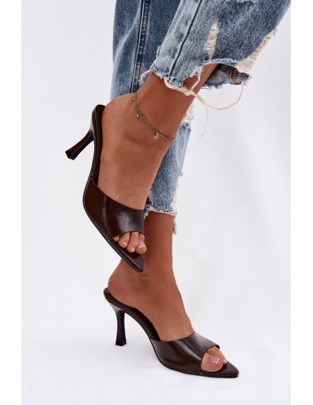 Lakuoti moteriški bateliai su šokolado spalvos kulnu „Lirissa“