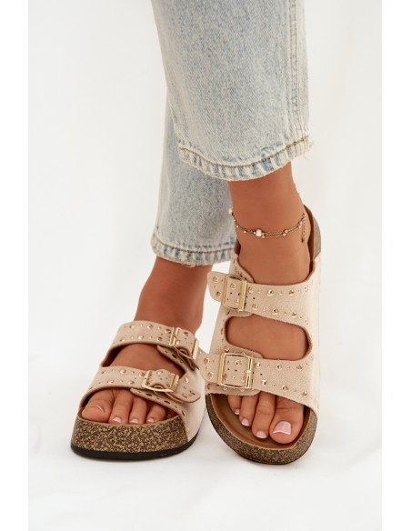 Moteriškos šlepetės su auksiniais spaustukais ir sagomis Jasnobeżowe Tervina