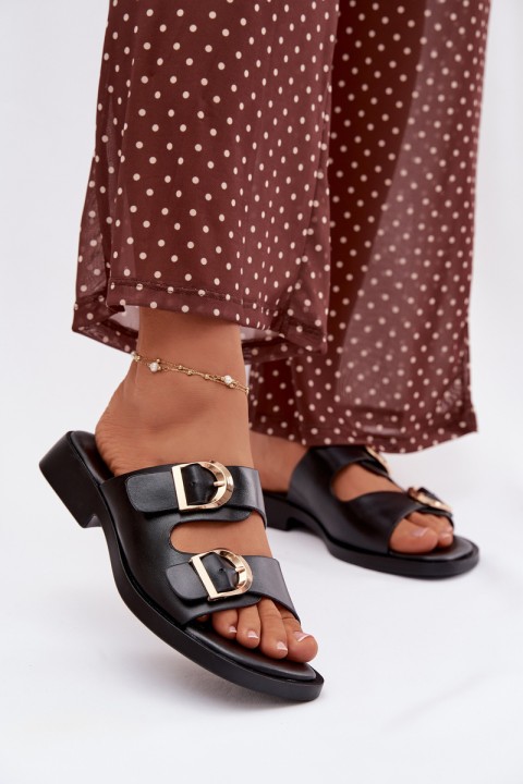 Moteriškos šlepetės su auksiniais spaustukais juodos spalvos Danelle