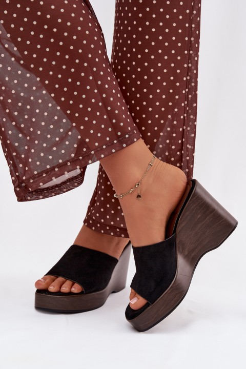 Moteriškos platforminės šlepetės su juodomis raidėmis „Ravelia“