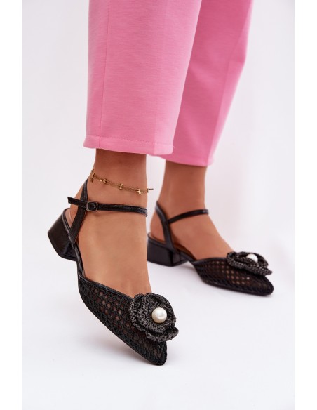Moteriškos basutės su blokiniu kulnu ir dekoratyvinėmis detalėmis juodos Vionessa