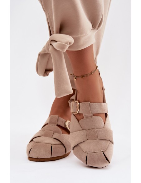 Moteriškos basutės su dirželiais ir auksine sagtimi smėlio spalvos „Ganelle“ rašto