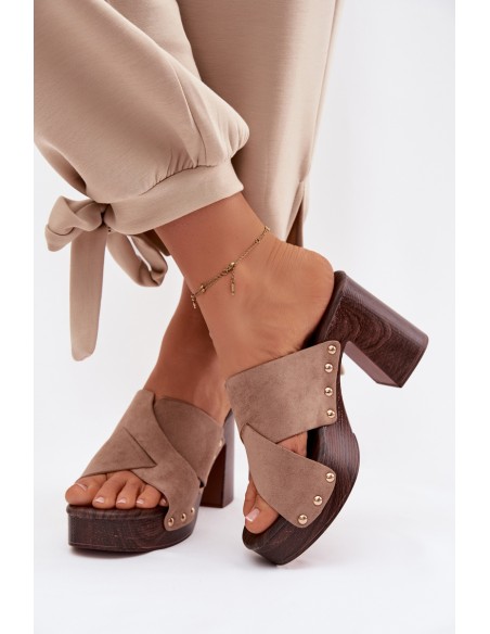 Moteriškos basutės su blokiniu kulnu ir auksinėmis sagtimis tamsiai smėlio spalvos „Nerelle“